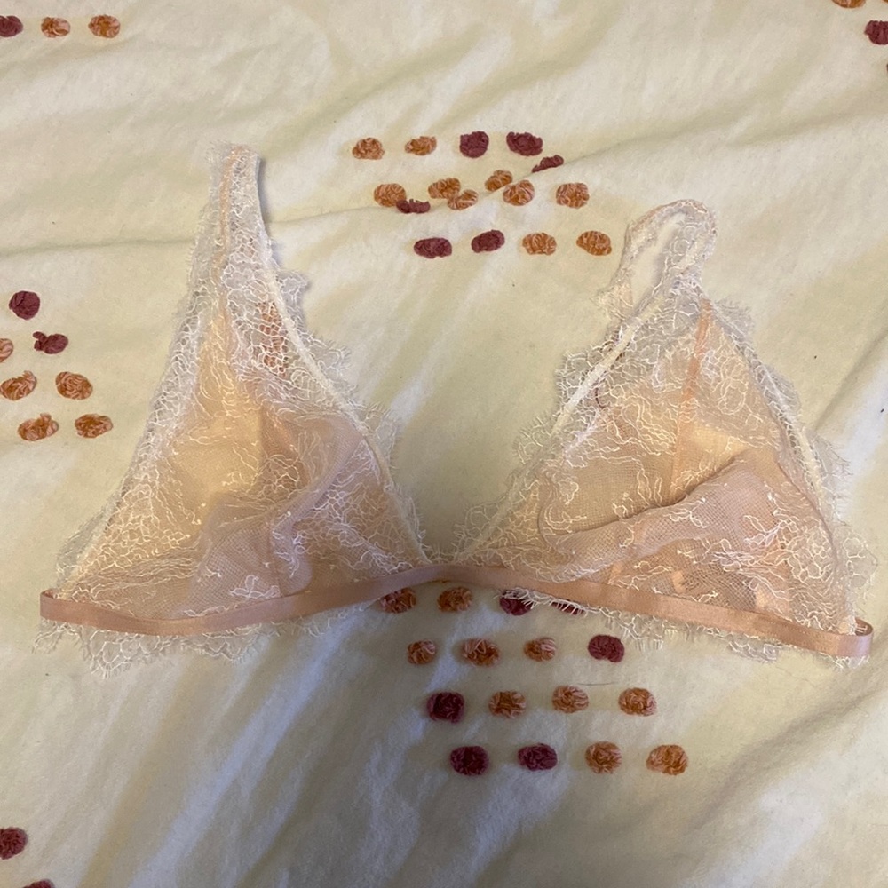 Nude lacy bralette